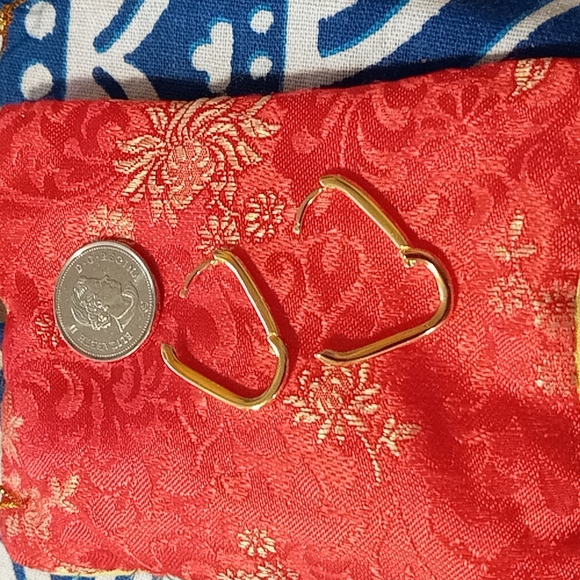 New Oval Gold Sterling Silver Hoop Earrings, stamped 925 Gold Vermeil. Not worn - Picture 3 of 4